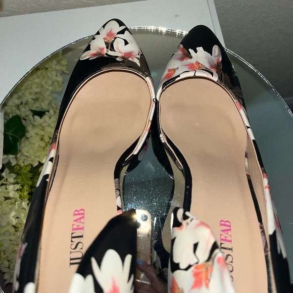 JustFab Raquell Women's Size 10 Black w/ White Flowers 3" D'Orsay Slip On Heels - Picture 5 of 11